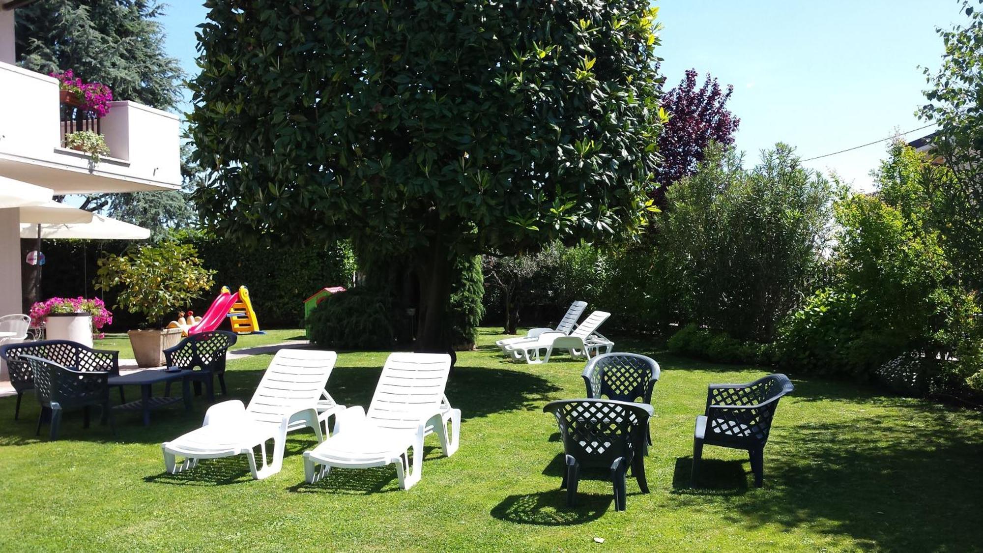 B&B Villa Bianca Sona Exteriör bild