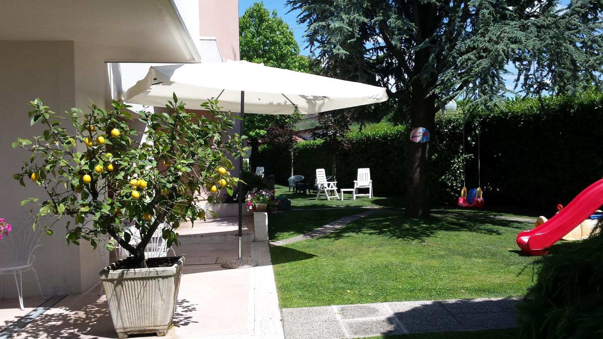 B&B Villa Bianca Sona Exteriör bild