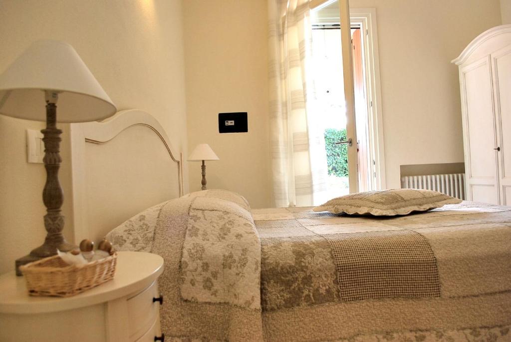 B&B Villa Bianca Sona Exteriör bild