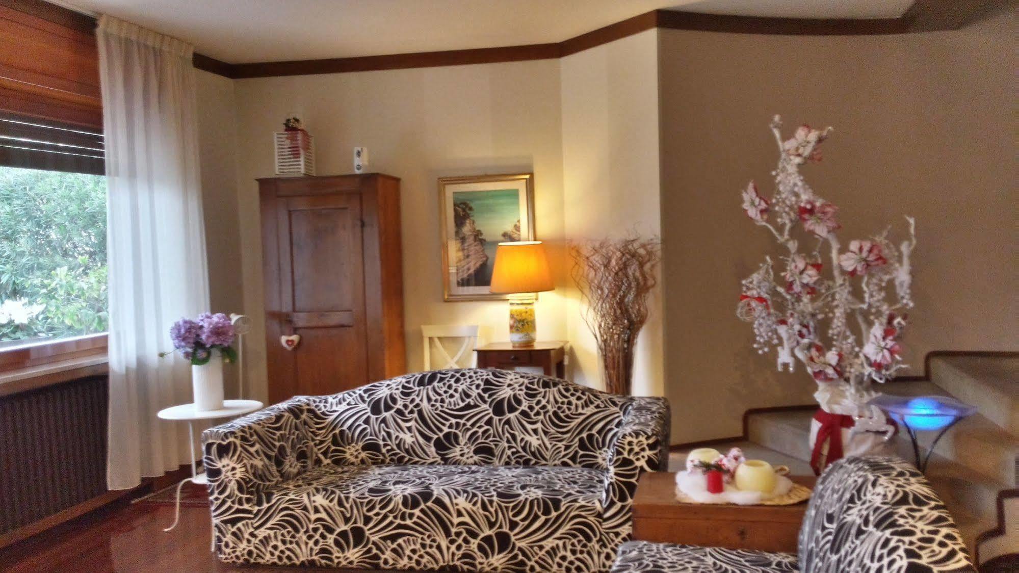 B&B Villa Bianca Sona Exteriör bild
